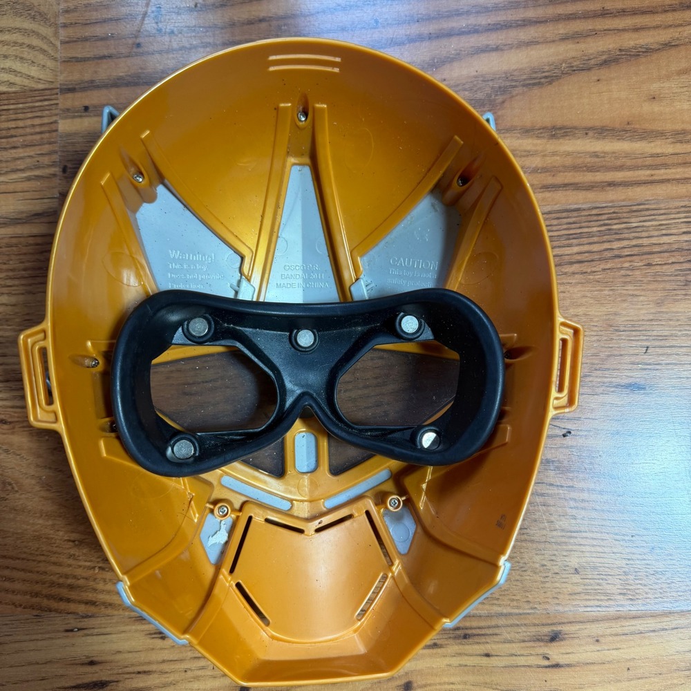 Bandai 2011 Power Rangers Samurai Gold Ranger Mask Roleplay Toy Accessory - Picture 2 of 3